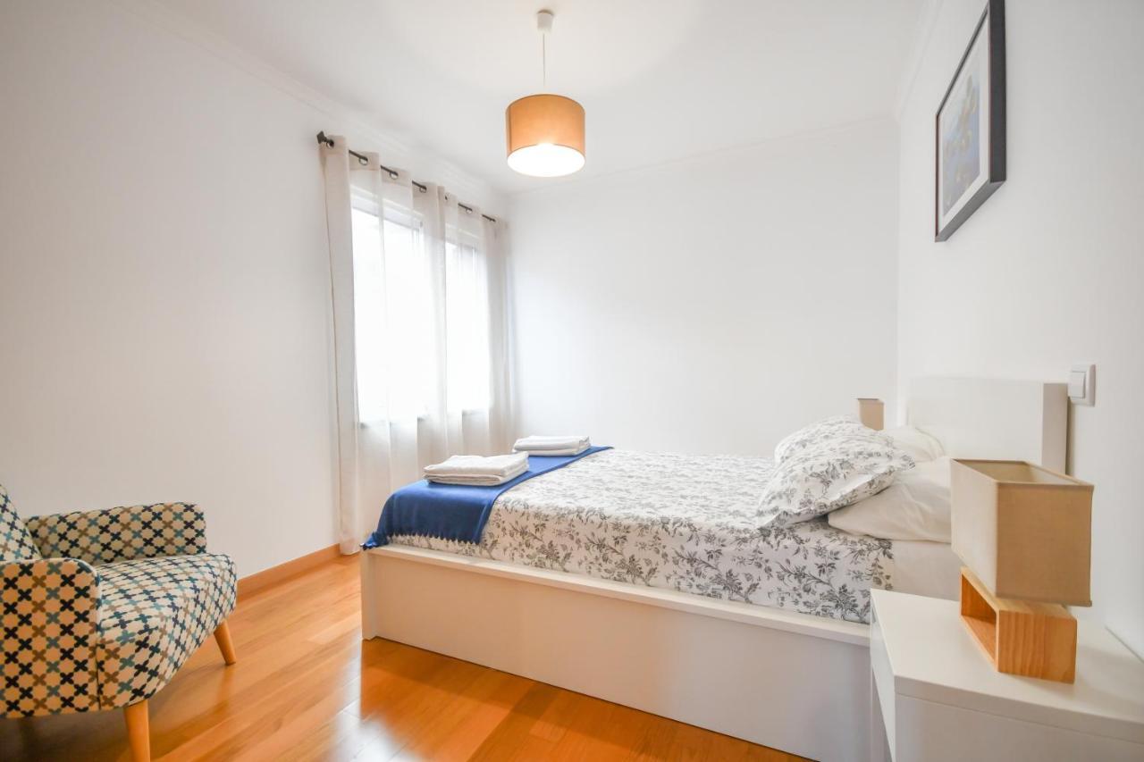 Spacious 3 Bedroom By The Beach Caniço Exterior foto