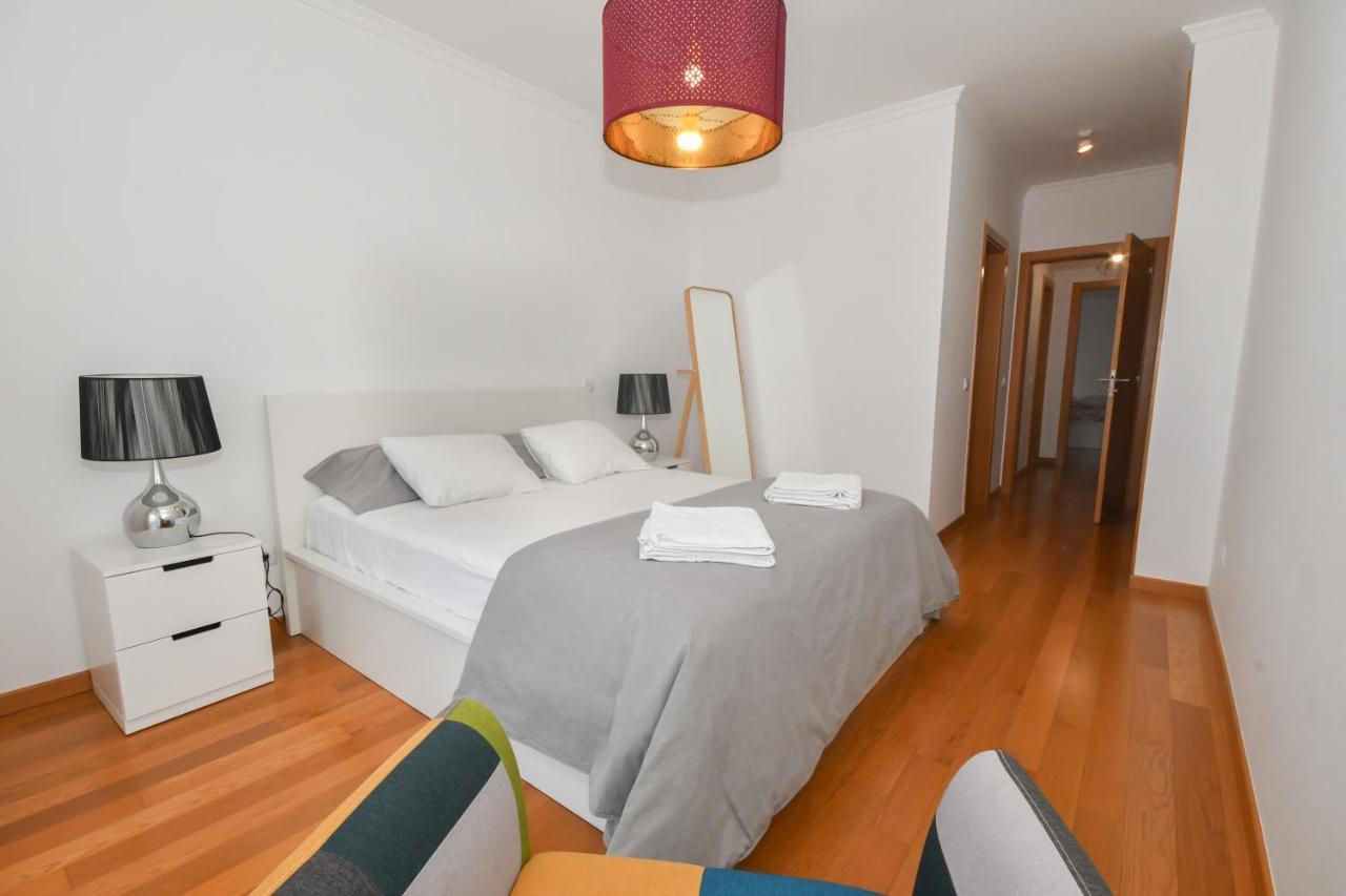 Spacious 3 Bedroom By The Beach Caniço Exterior foto