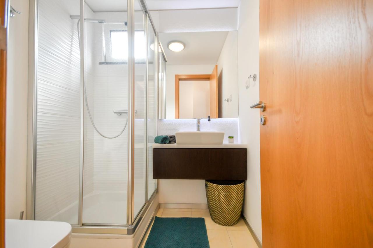 Spacious 3 Bedroom By The Beach Caniço Exterior foto