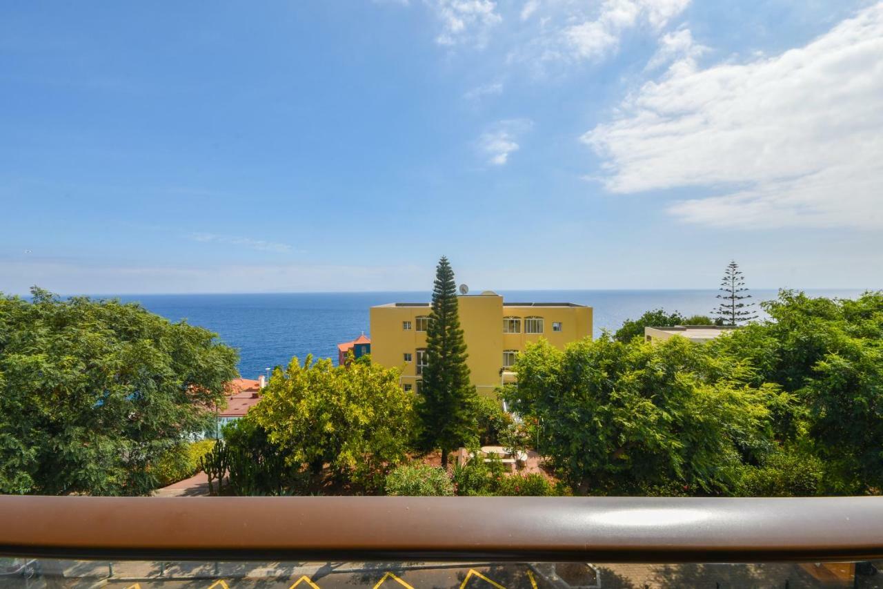 Spacious 3 Bedroom By The Beach Caniço Exterior foto